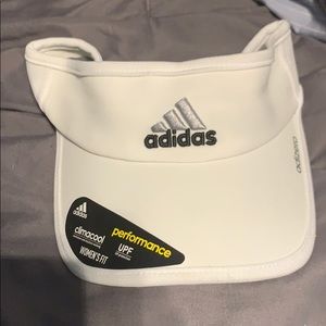 Adidas visor (NWT)